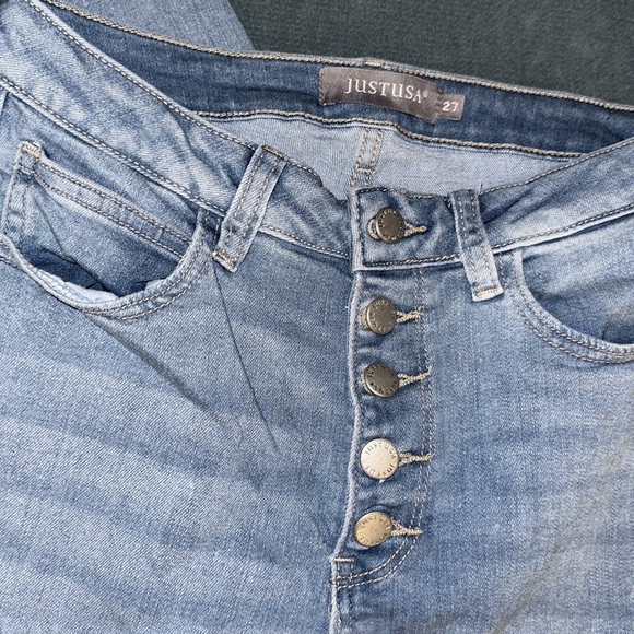 Capri Jeans - Picture 2 of 3